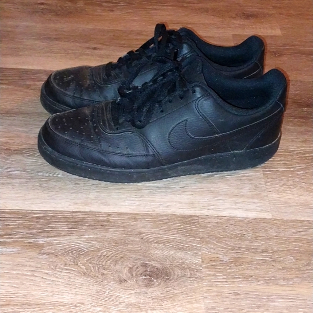 Nike Black Sneakers